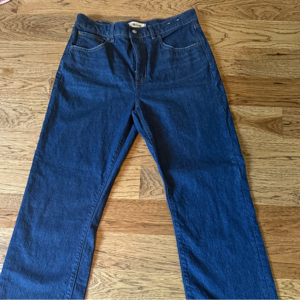 Madewell Women’s Relaxed Bootcut Jeans 29T. Mid wash excellent condition
